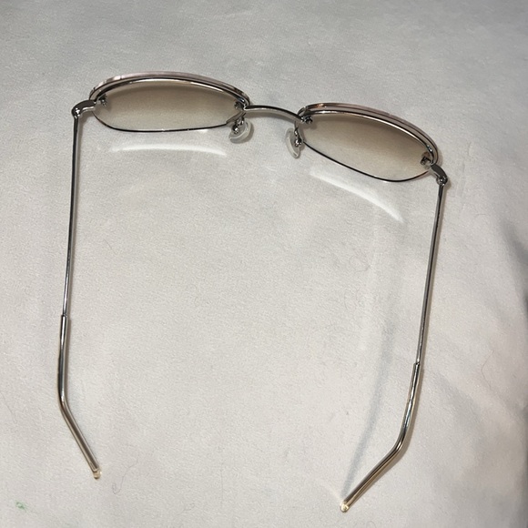 Gucci lightly tinted glasses - Picture 6 of 9